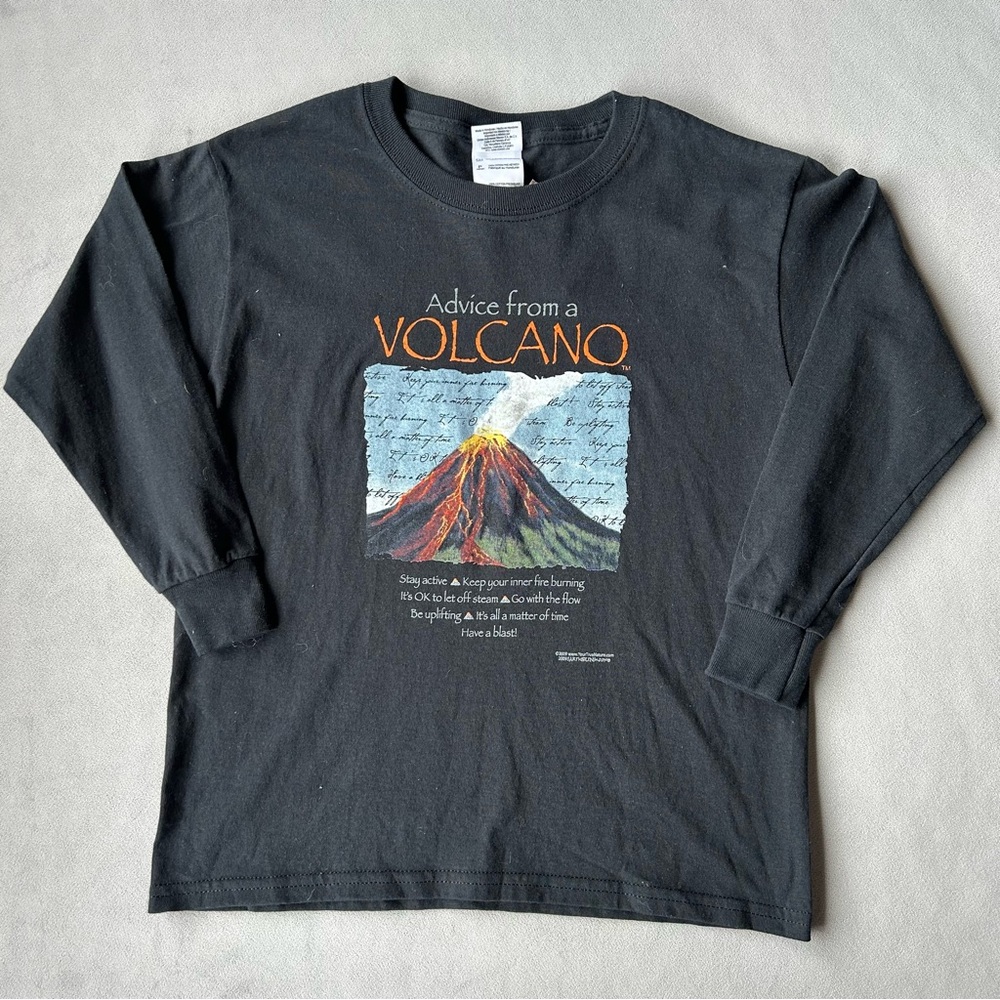 Hawai’i Volcanoes National Park ~ Long Sleeve Tee ~ Children’s Size Small ~ New!